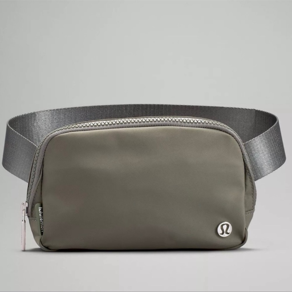 LULULEMON Everywhere Belt Bag 1L Grey Sage